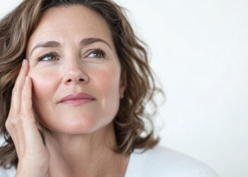 Winter Skincare Guide: Keeping Mature Skin Hydrated and Healthy